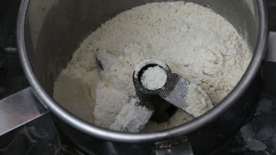 如何改善大豆分離蛋白的可溶性、分散性、乳化性?